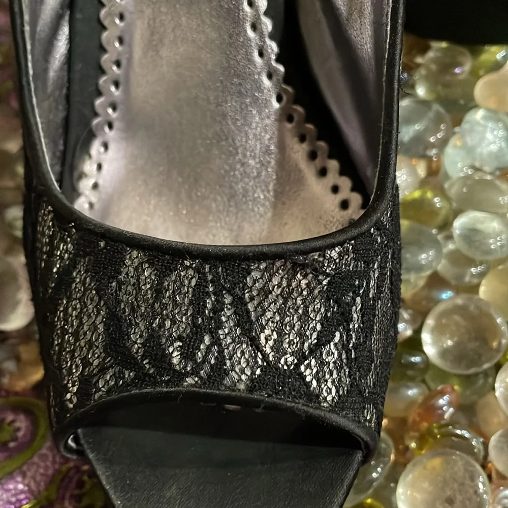 RAMPAGE Black & Silver Lacy Peep-Toe Women's Shoes GUC SZ:8 Super Comfy 3” heel